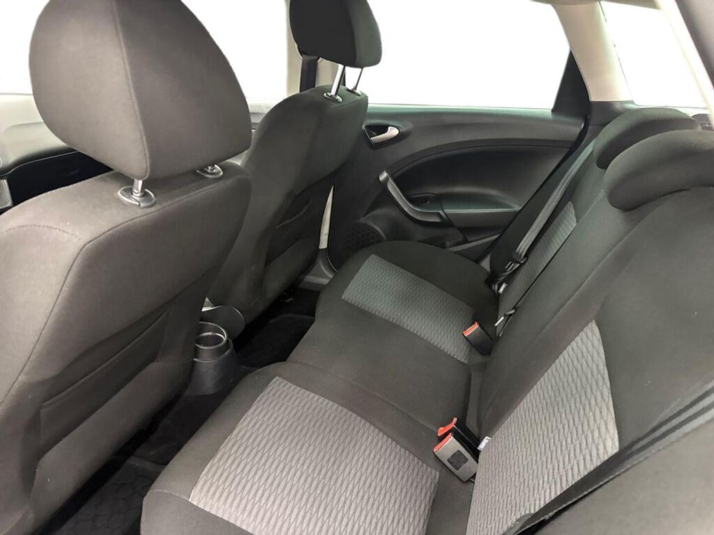 Seat Ibiza ST 2011 Ruskea (beige)