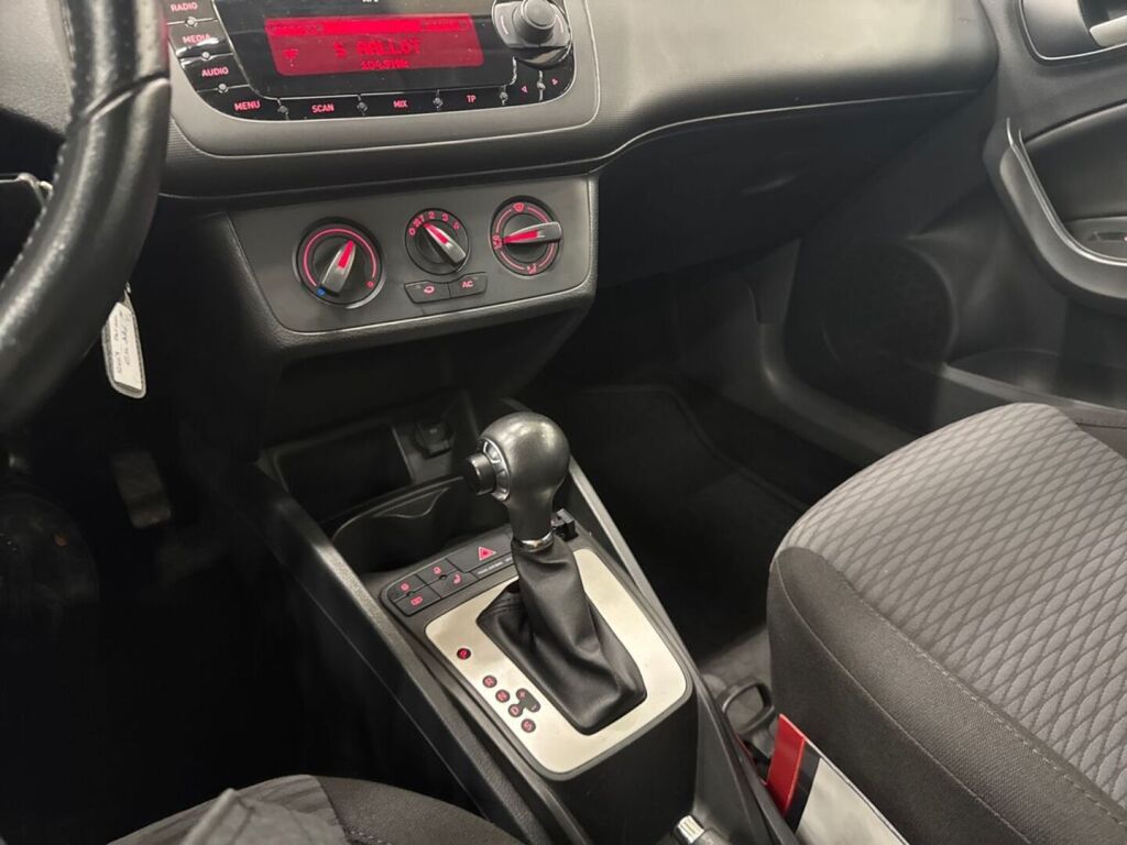 Seat Ibiza ST 2011 Ruskea (beige)