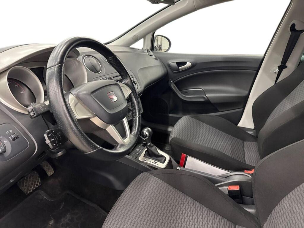 Seat Ibiza ST 2011 Ruskea (beige)