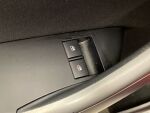 Opel Astra 2011 Punainen