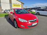Opel Astra 2011 Punainen