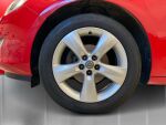 Opel Astra 2011 Punainen