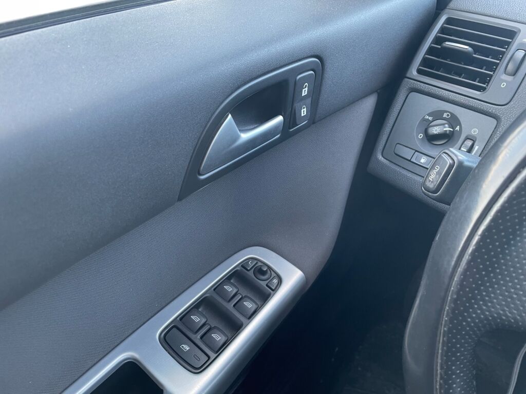 Volvo V50 2012 Sininen