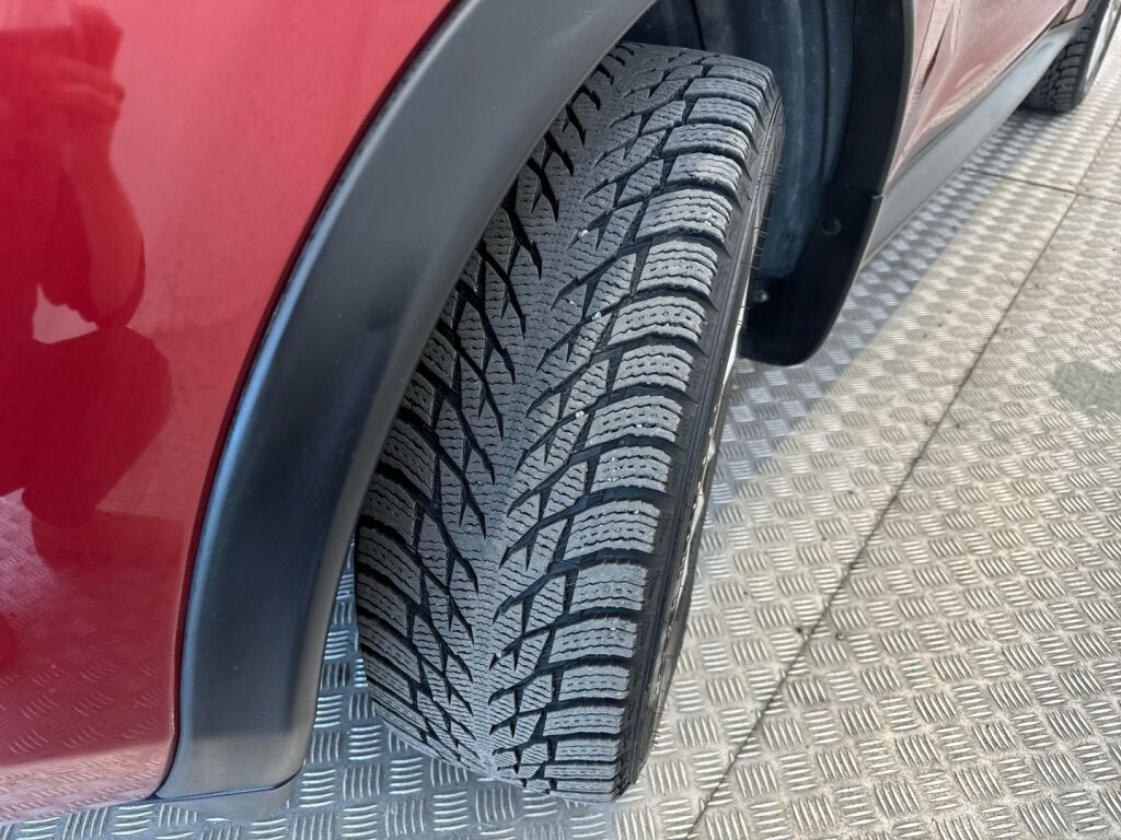 Nissan Juke 2012 Punainen