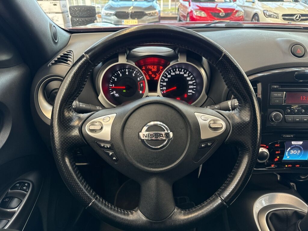 Nissan Juke 2012 Punainen