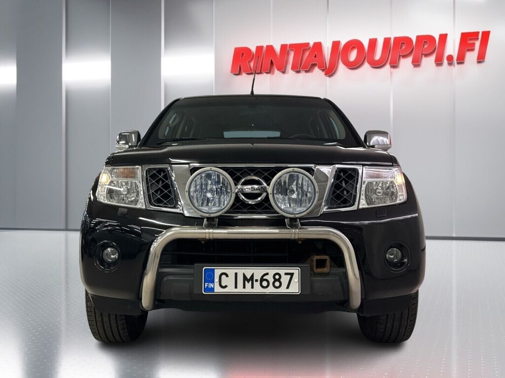 Nissan Navara 2012 Musta