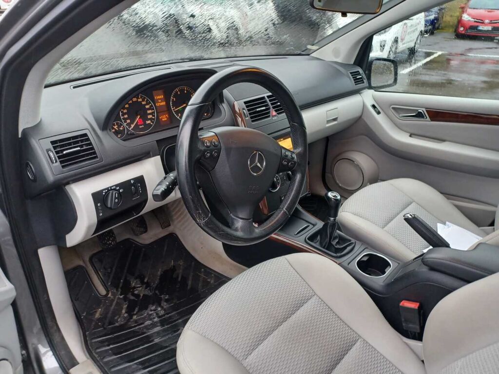 Mercedes-Benz A 2012 Harmaa
