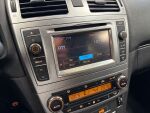 Toyota Avensis 2012 Punainen