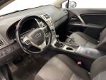 Toyota Avensis 2012 Punainen