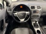 Toyota Avensis 2012 Punainen