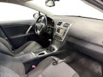 Toyota Avensis 2012 Punainen