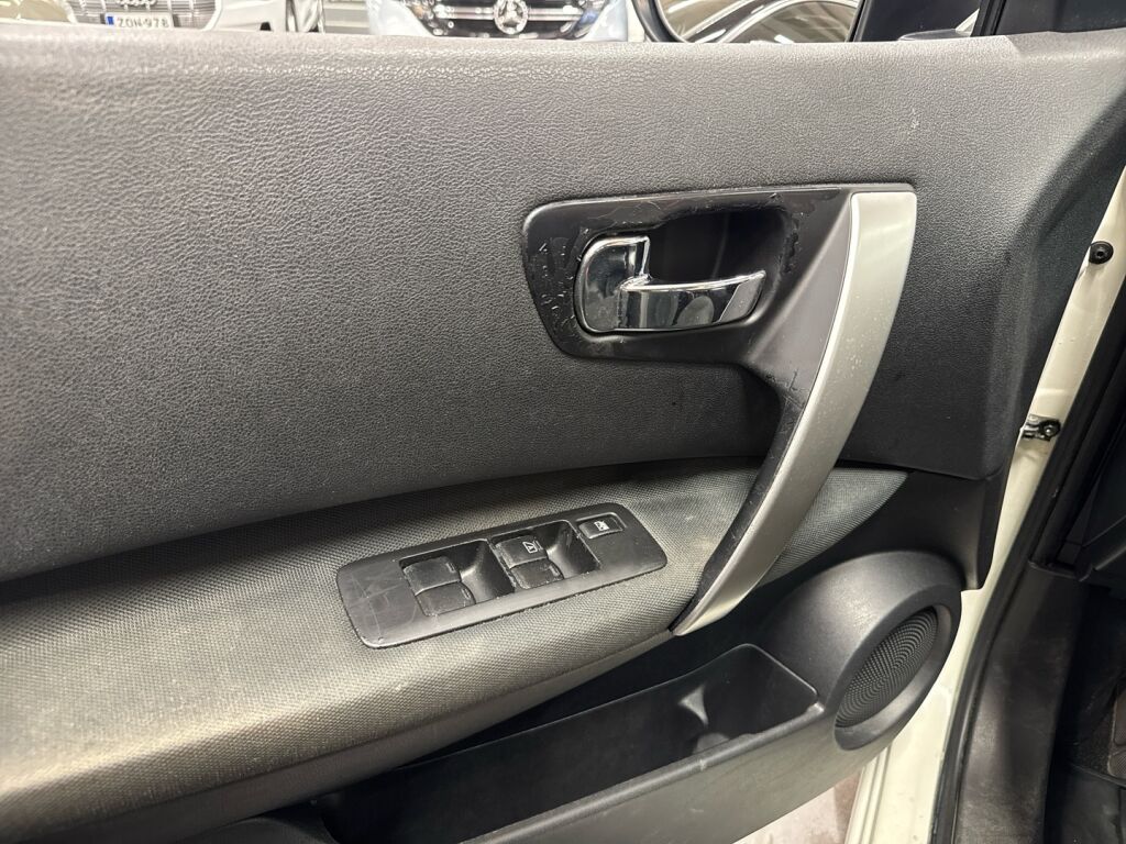 Nissan Qashqai 2012 Valkoinen
