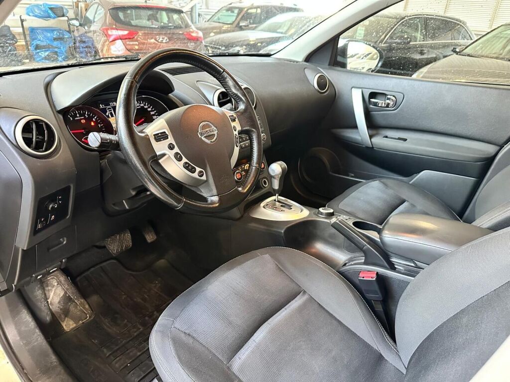 Nissan Qashqai 2012 Valkoinen