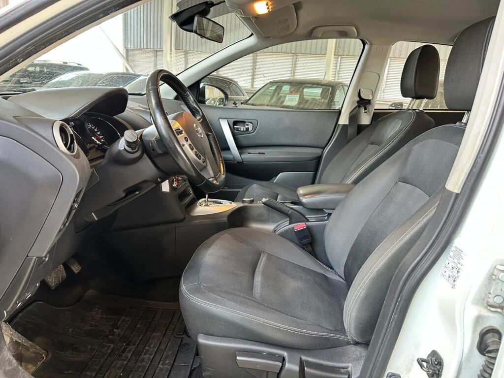 Nissan Qashqai 2012 Valkoinen