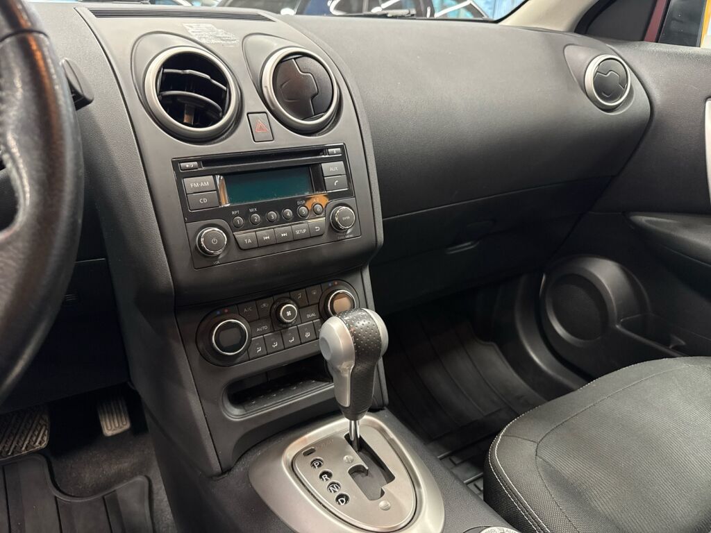 Nissan Qashqai 2012 Valkoinen