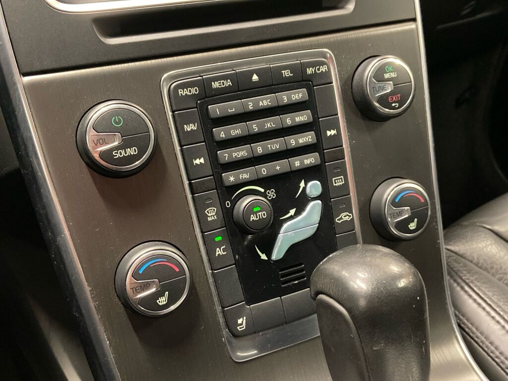 Volvo V60 2012 Ruskea (beige)