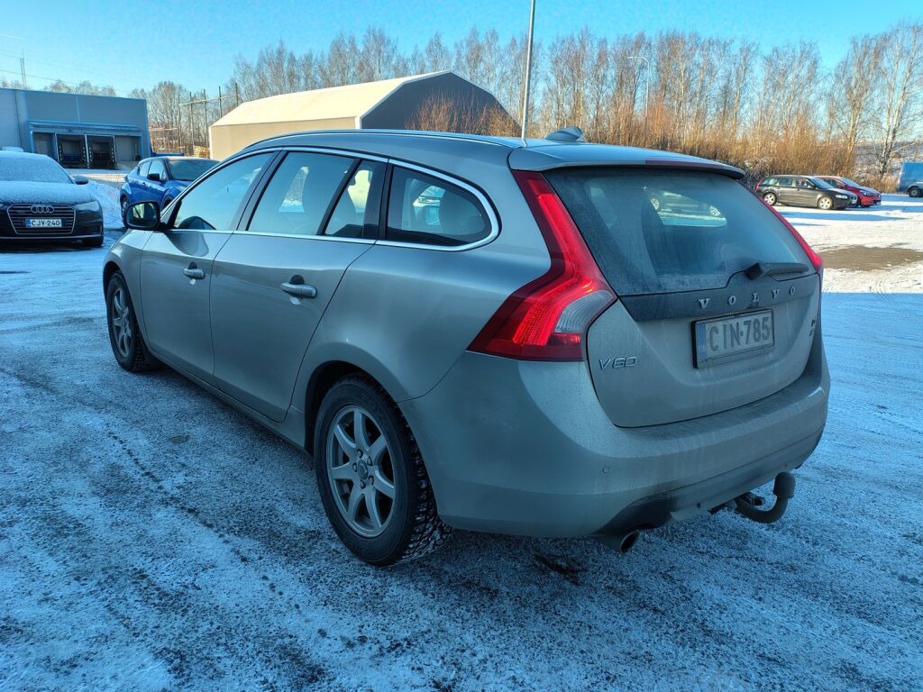 Volvo V60 2012 Ruskea (beige)