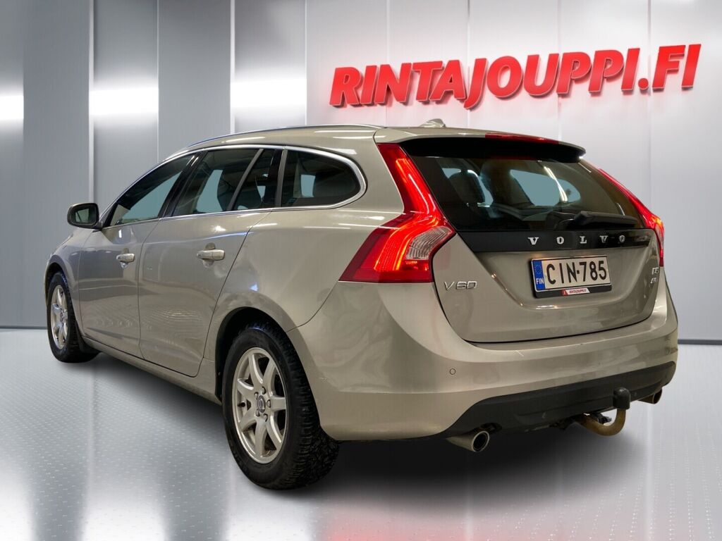 Volvo V60 2012 Ruskea (beige)