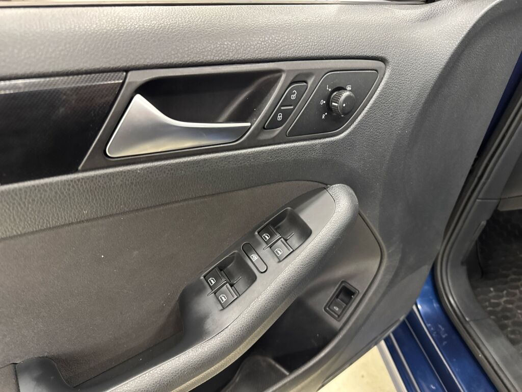 Volkswagen Jetta 2012 Sininen