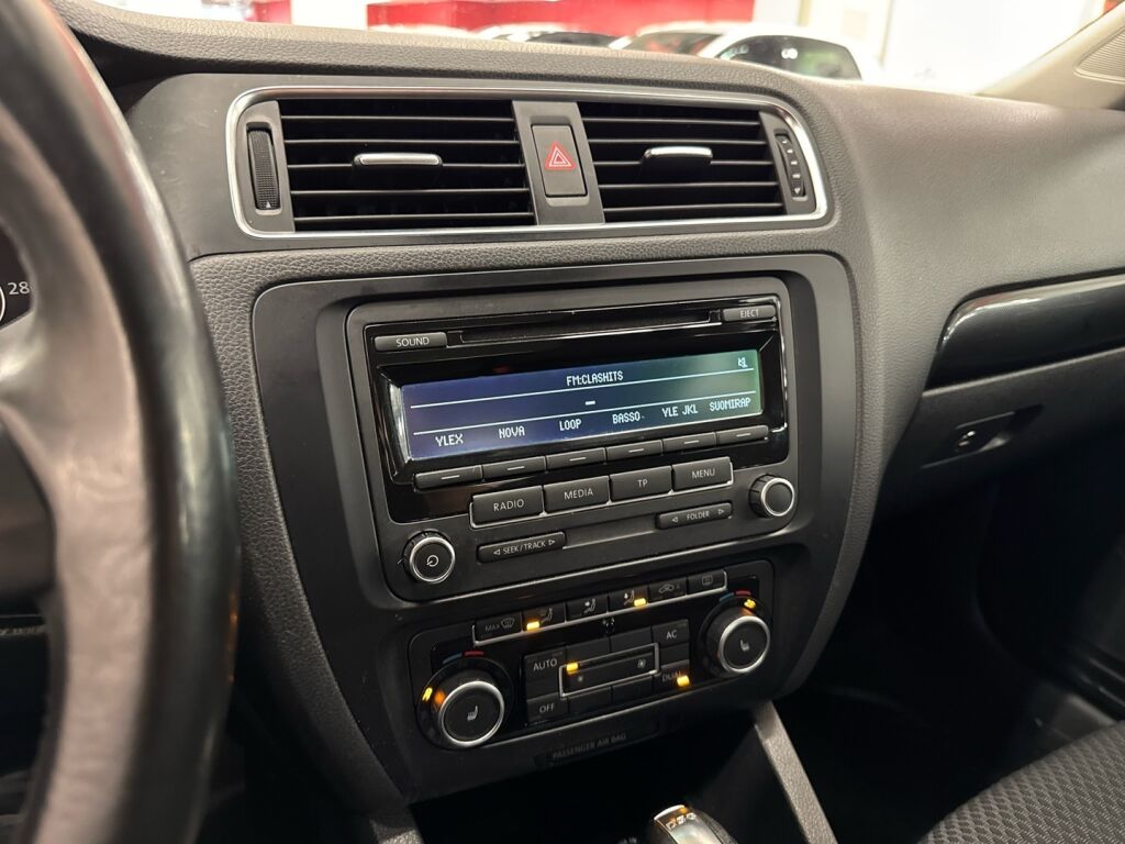 Volkswagen Jetta 2012 Sininen