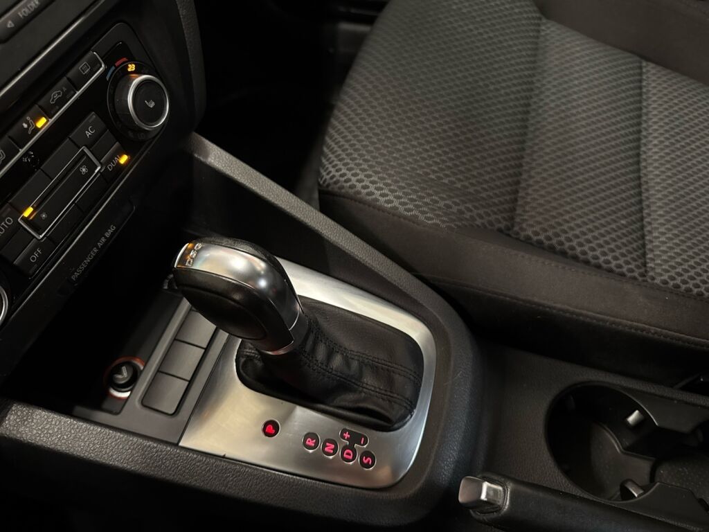 Volkswagen Jetta 2012 Sininen