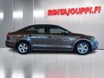 Volkswagen Jetta 2012 Ruskea (beige)
