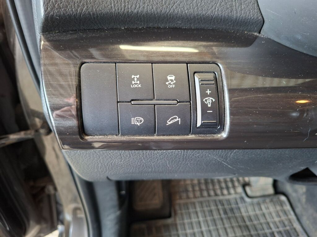 Kia Sorento 2012 Ruskea (beige)