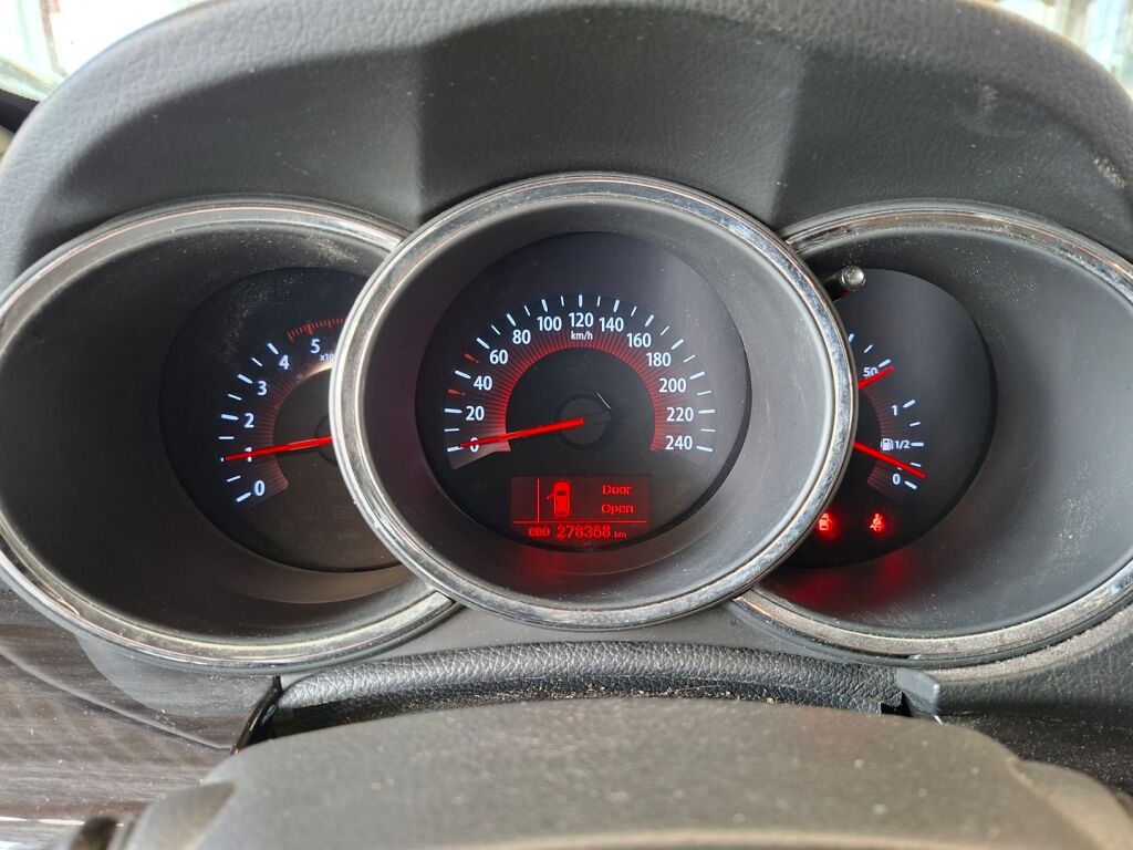 Kia Sorento 2012 Ruskea (beige)