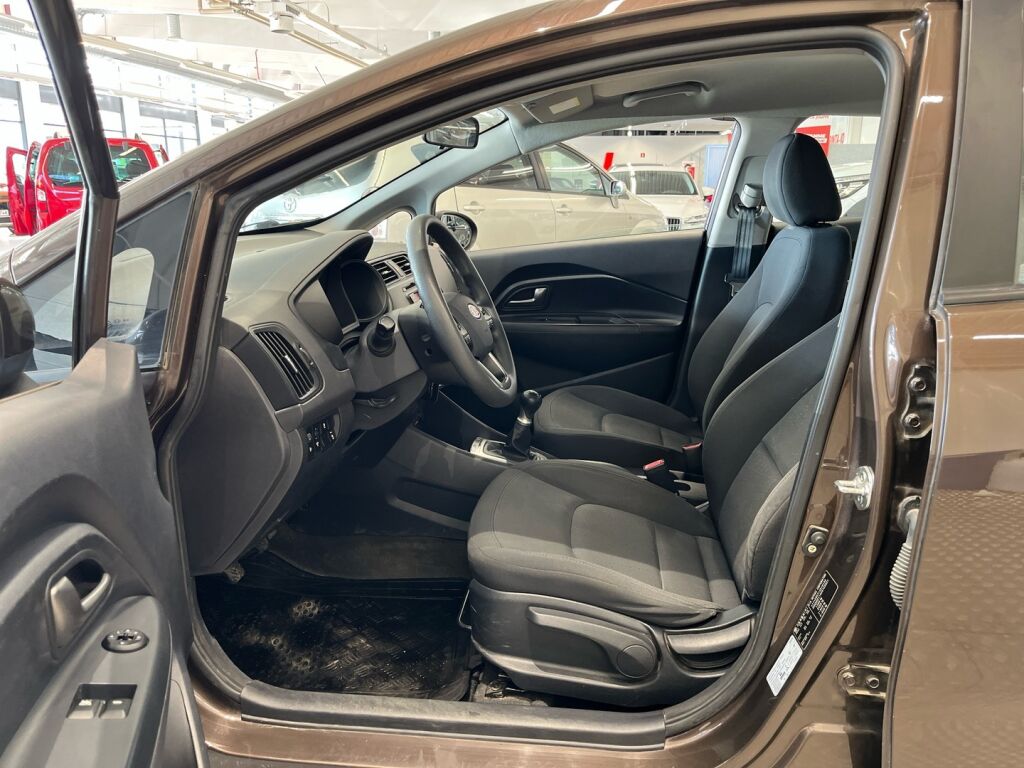 Kia Rio 2012 Ruskea (beige)