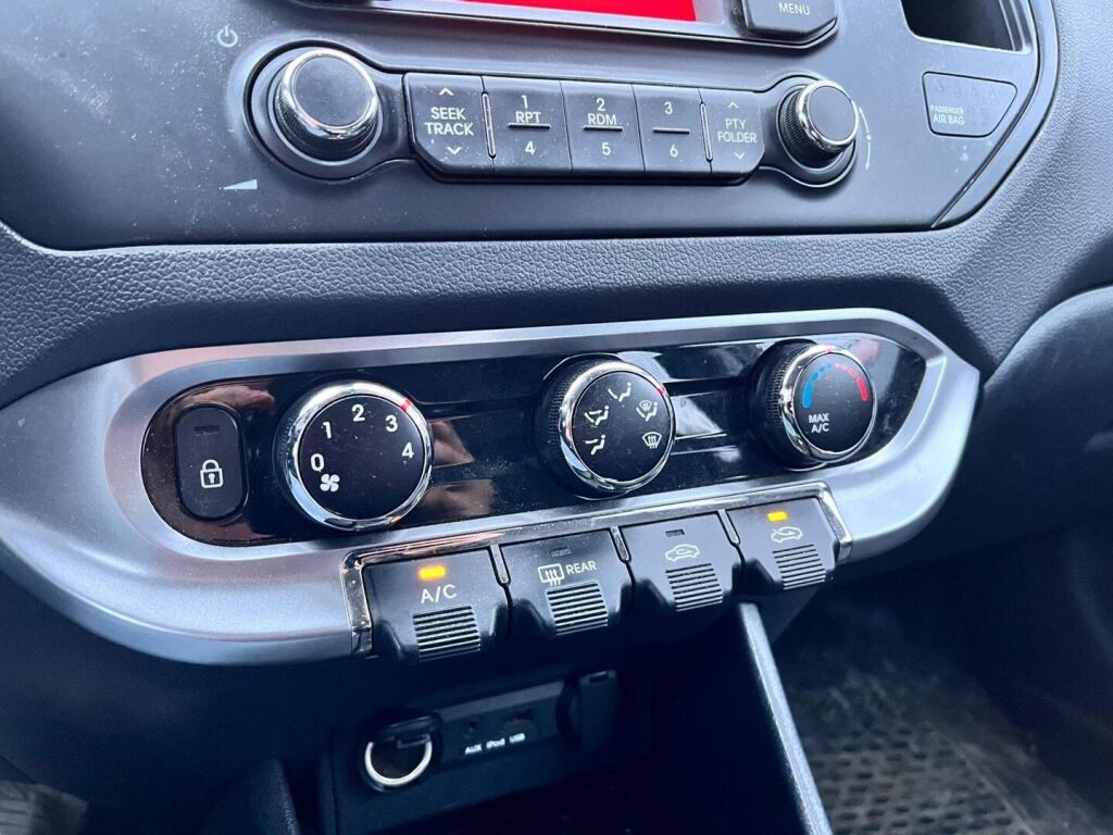 Kia Rio 2012 Ruskea (beige)