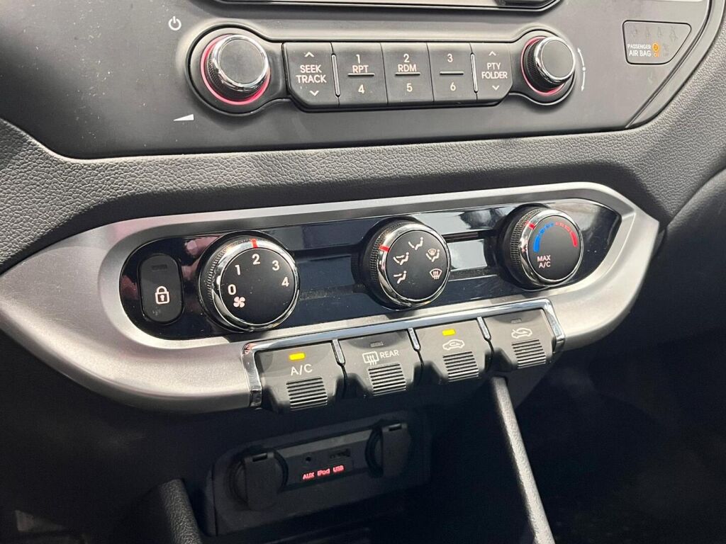 Kia Rio 2012 Ruskea (beige)