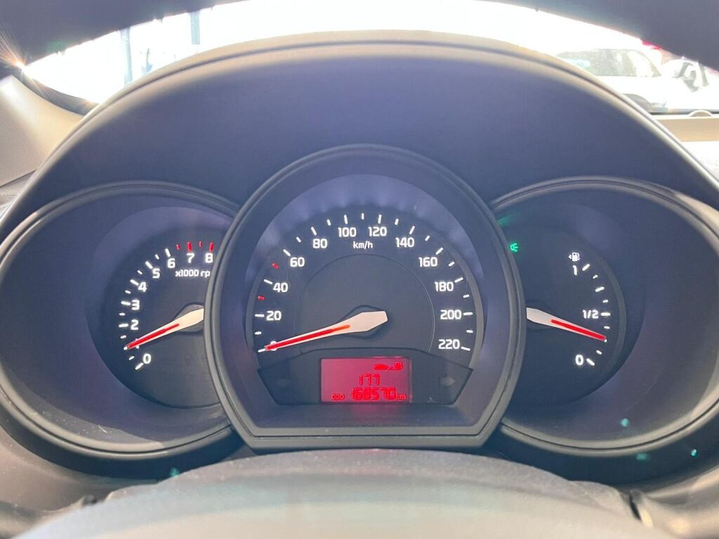 Kia Rio 2012 Ruskea (beige)