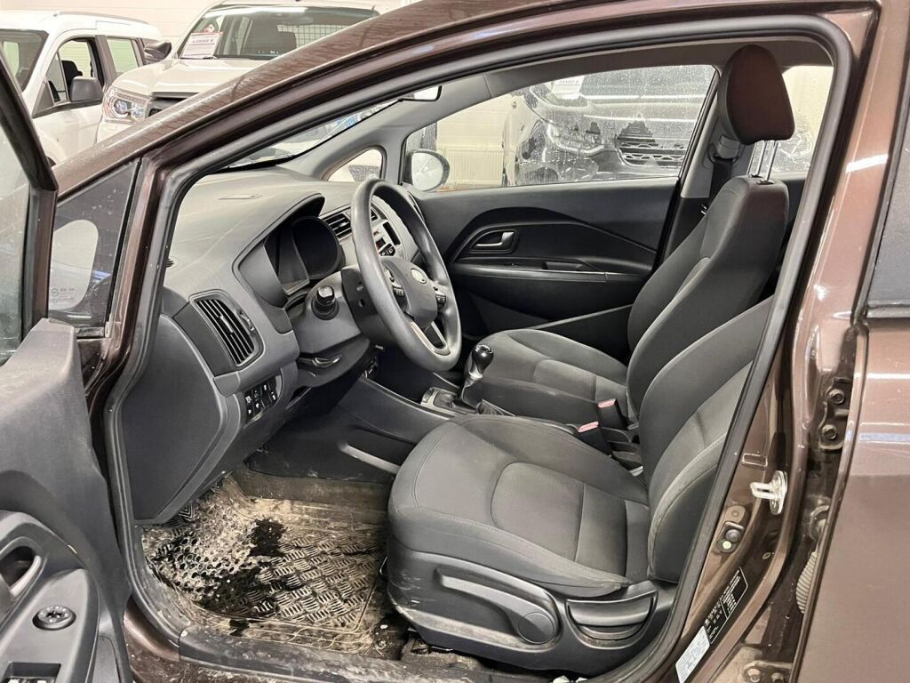 Kia Rio 2012 Ruskea (beige)