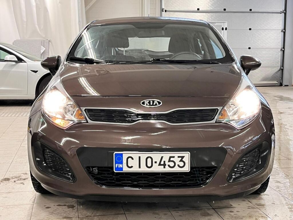 Kia Rio 2012 Ruskea (beige)