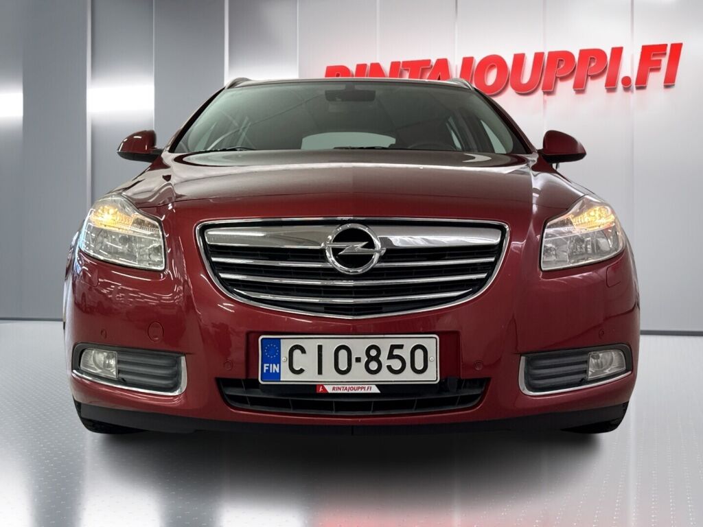 Opel Insignia 2012 Punainen