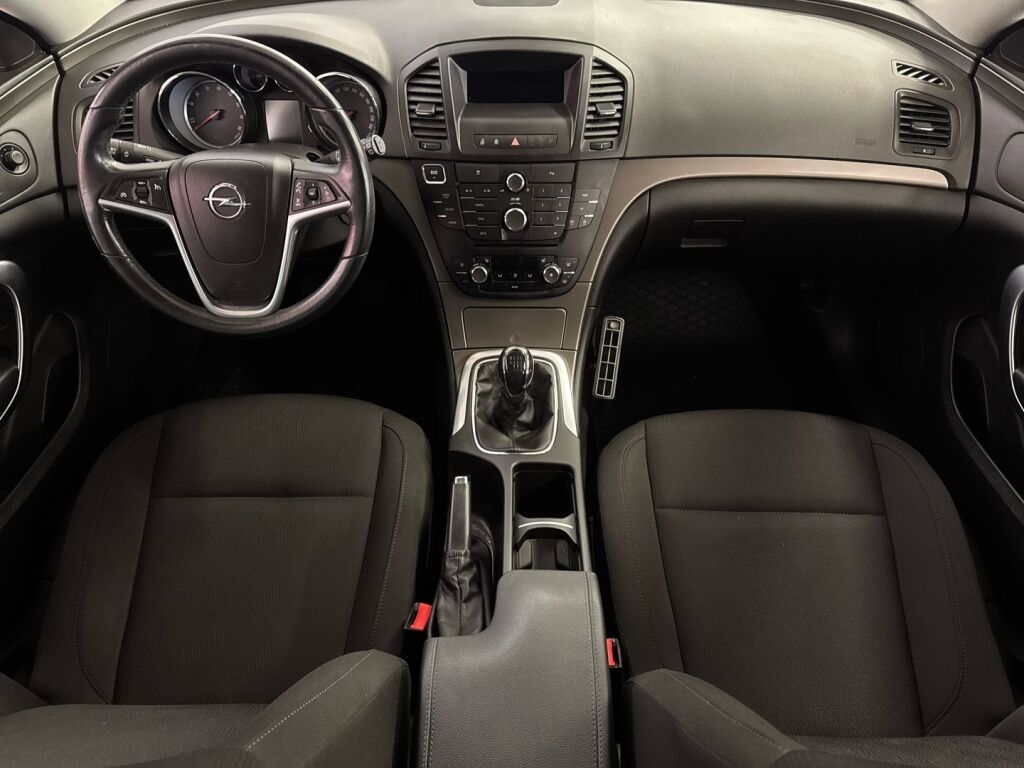 Opel Insignia 2012 Punainen