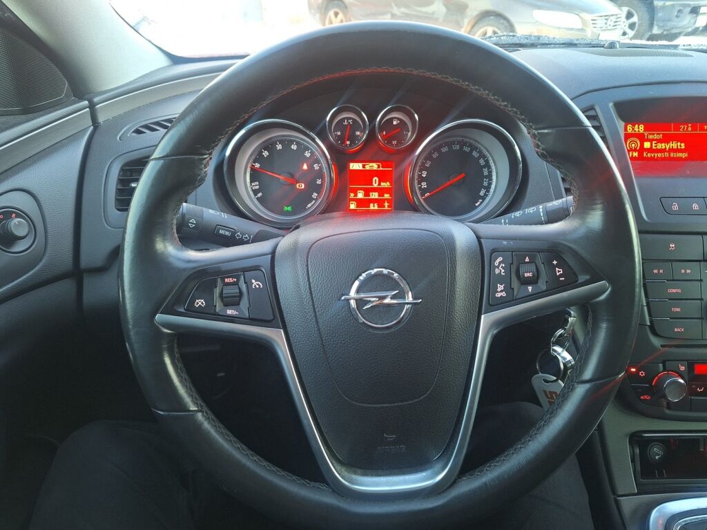 Opel Insignia 2012 Punainen