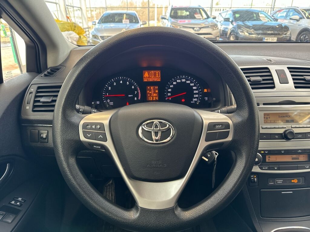 Toyota Avensis 2012 Musta