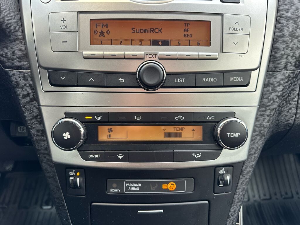 Toyota Avensis 2012 Musta