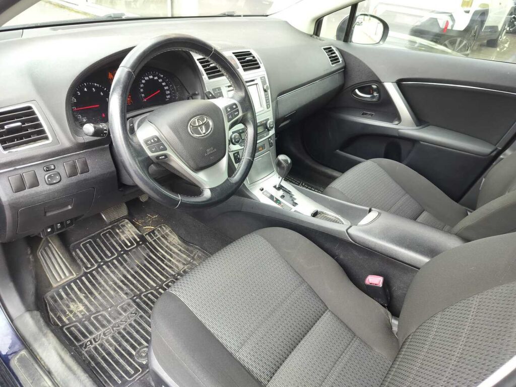 Toyota Avensis 2012 Sininen
