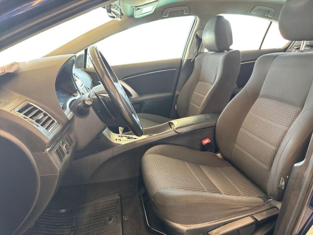Toyota Avensis 2012 Sininen