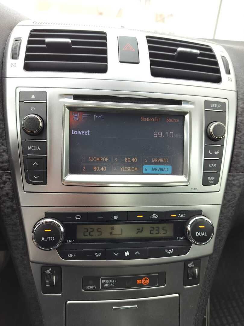 Toyota Avensis 2012 Sininen