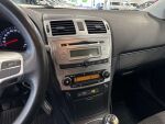 Toyota Avensis 2012 Punainen