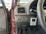 Toyota Avensis 2012 Punainen