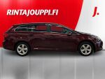 Toyota Avensis 2012 Punainen