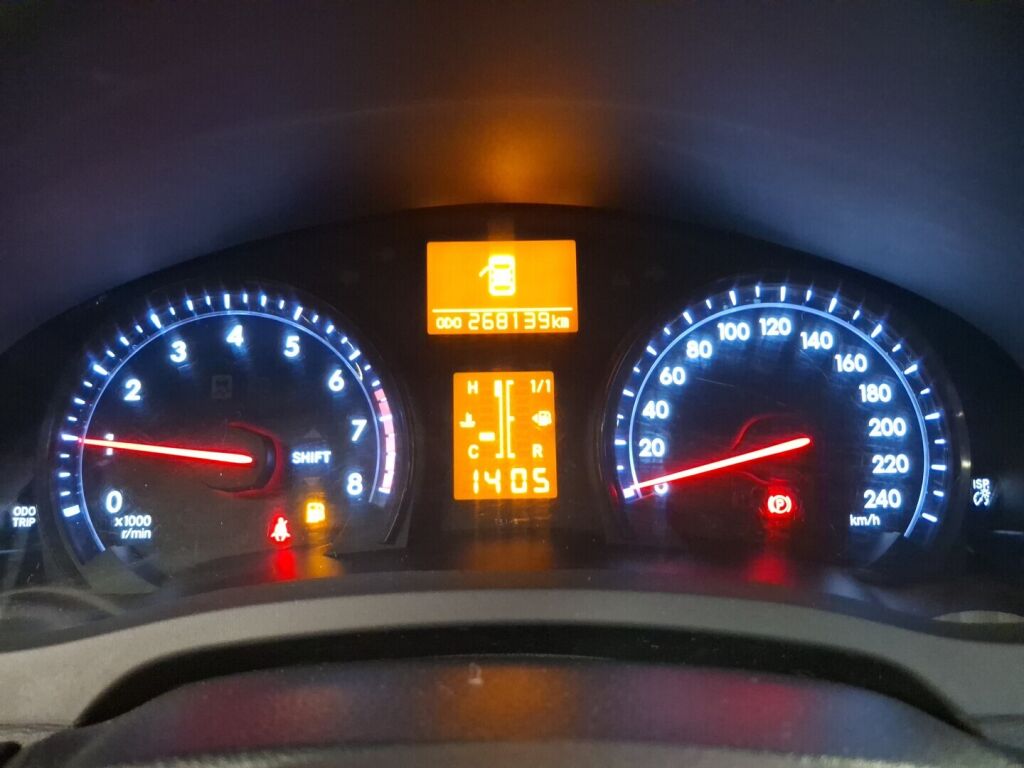 Toyota Avensis 2012 Harmaa