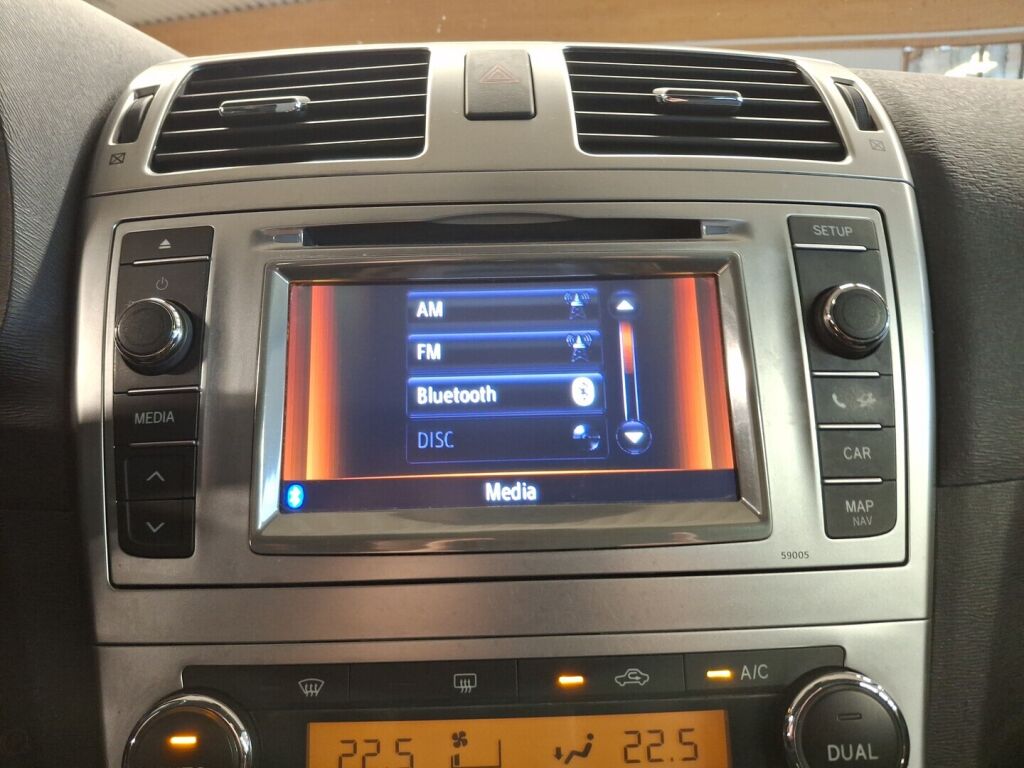 Toyota Avensis 2012 Harmaa