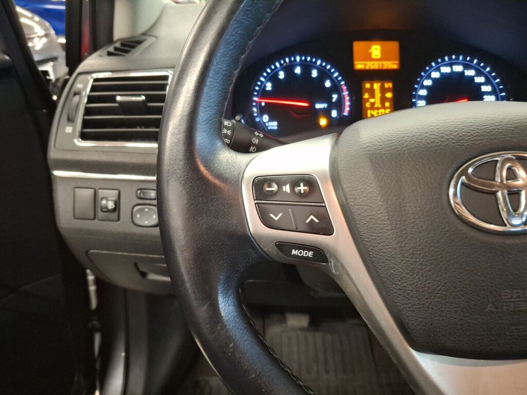 Toyota Avensis 2012 Harmaa