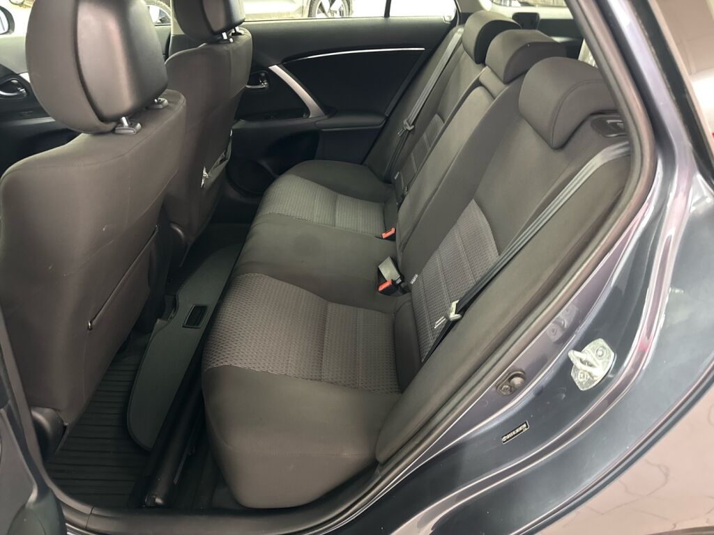 Toyota Avensis 2012 Sininen