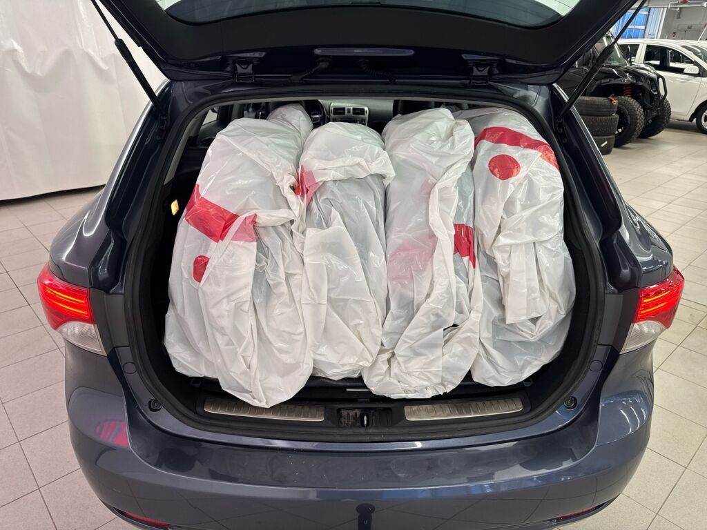 Toyota Avensis 2012 Sininen